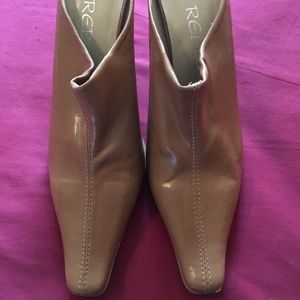 Ankle boots with heels and open back